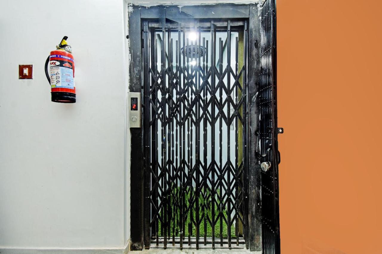 Oyo Flagship 80647 Rose Hotel Kolkata